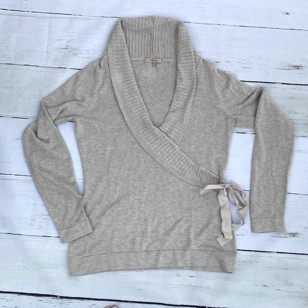 ⭐️ 2/$25 ⭐️ RW & Co side tie sweater - Picture 1 of 1